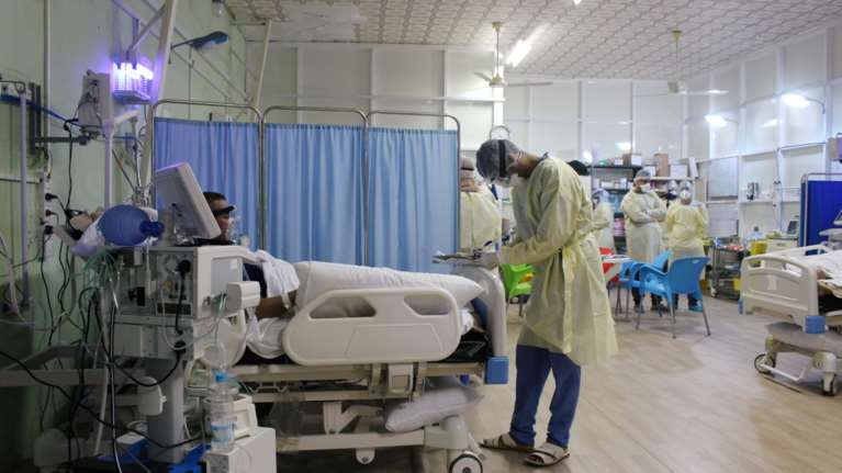 ΗΠΑ: 1.000 θάνατοι, νέο ρεκόρ 65.500 και πλέον κρουσμάτων μόλυνσης από τον κορονοϊό σε 24 ώρες