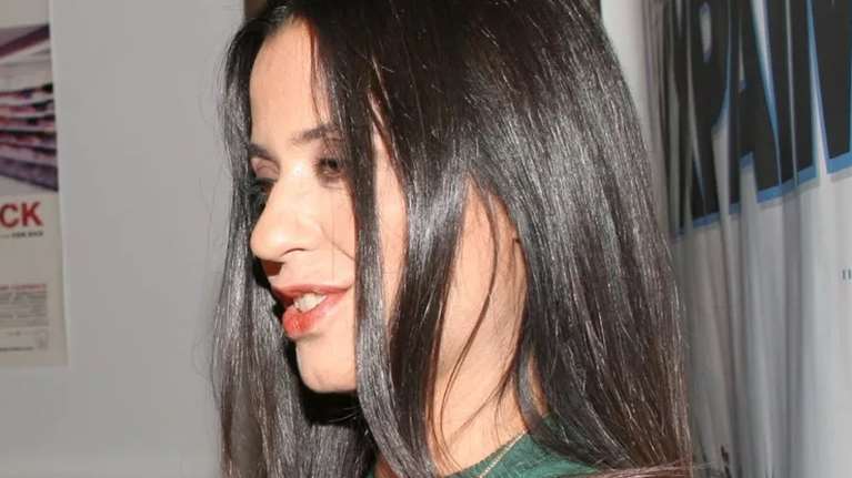 Καλοκαιρινή εμφάνιση για τη Μαρία Τζομπανάκη: Με πολύχρωμο καφτάνι