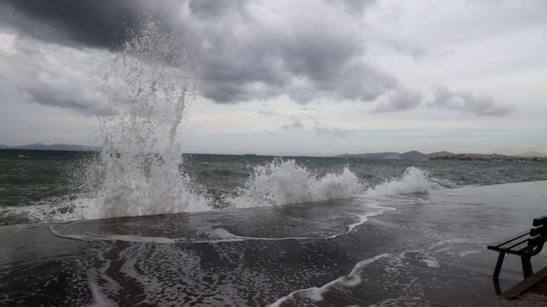 Πέθανε 60χρονη στους Παξούς από εγκεφαλικό γιατί δεν έγινε η διακομιδή της λόγω της κακοκαιρίας &quot;Gaia&quot;