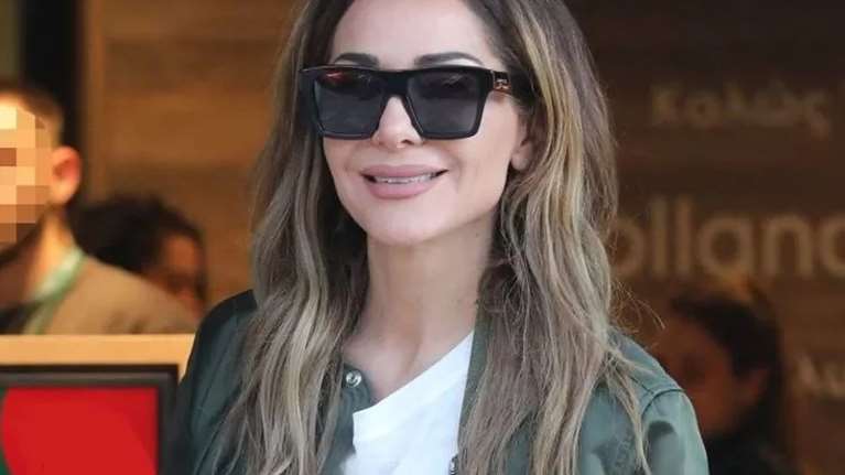 Δέσποινα Βανδή: Στον Καναδά με το (πλέον) χαρακτηριστικό και αγαπημένο της look