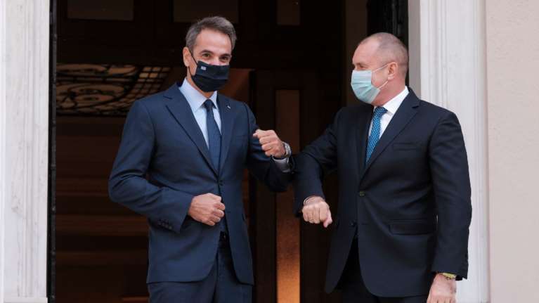 Συνάντηση Μητσοτάκη - Ράντεφ: Τι είπαν για την αμυντική συνεργασία