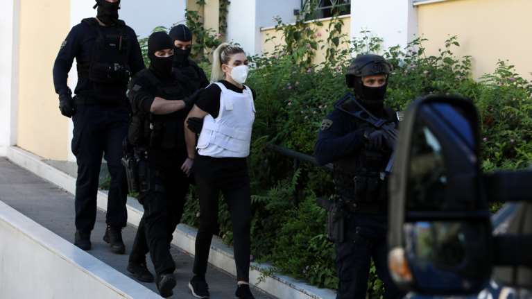 Ο Σούρας &quot;αποδομεί&quot; την Πισπιρίγκου για την αλλαγή δικηγόρου: Καταργώ κι ούτε ένα ευχαριστώ