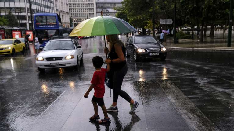 Κακοκαιρία Cassandra: Καταιγίδες, σκόνη, θυελλώδεις νοτιάδες και 32άρια - Η προειδοποίηση Τσατραφύλλια