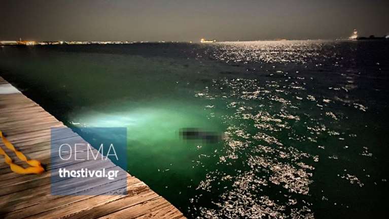 Σοκ στη Θεσσαλονίκη: Πτώμα 69χρονου άντρα επέπλεε στον Θερμαϊκό [βίντεο]