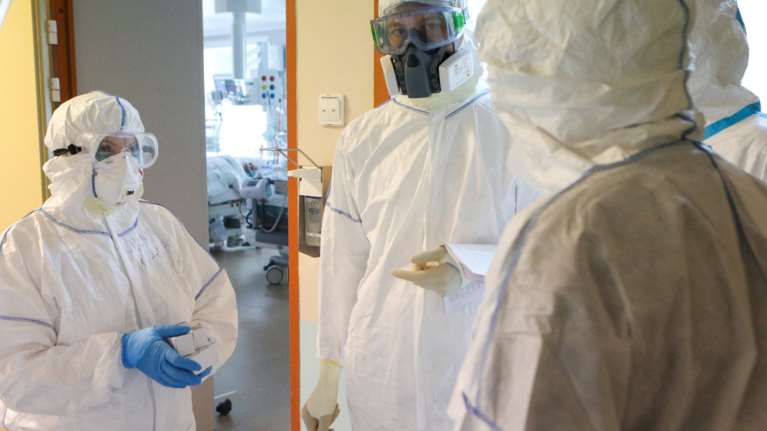 Ρωσία: Ξεπέρασαν τις 300.000 τα κρούσματα του ιού - Σχεδόν 3.000 οι νεκροί