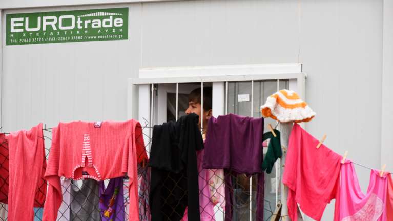 Ηγουμενίτσα: Του επιτέθηκαν με σφυριά επειδή είχε κρεμασμένες στο μπαλκόνι του μπλούζες αντίπαλης ομάδας