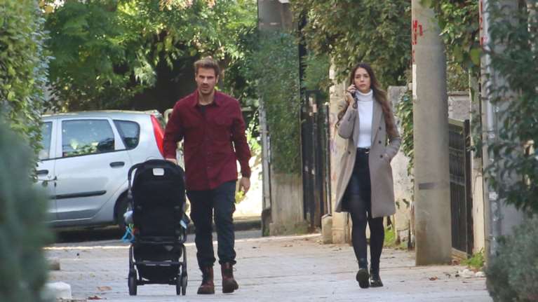 Η επίσκεψη στο γραφείο που &quot;έλιωσε&quot; τον Ακη Πετρετζίκη [Εικόνα]