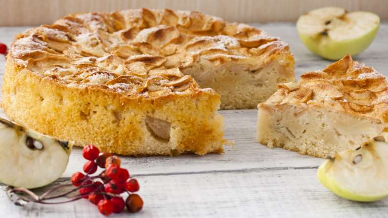 Συνταγή: Απίθανο και υγιεινό κέικ μήλου με γιαούρτι - Χωρίς ζάχαρη