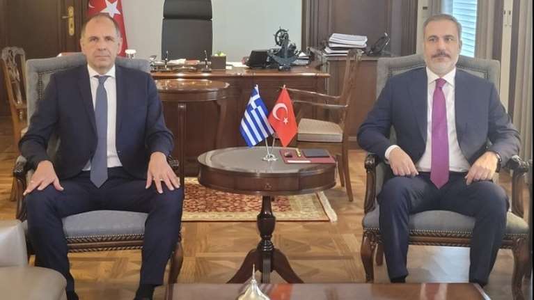 Σε εξέλιξη η συνάντηση Γεραπετρίτη - Φιντάν στην Άγκυρα