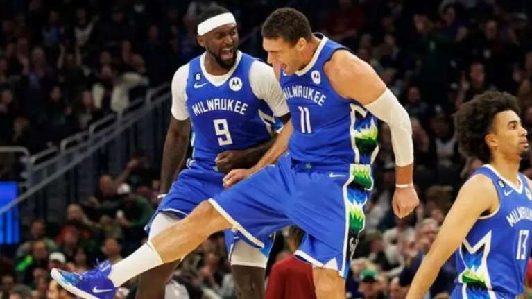 Εύκολα οι Μπακς, με &quot;διπλό&quot; Γιάννη και σούπερ Λόπεζ