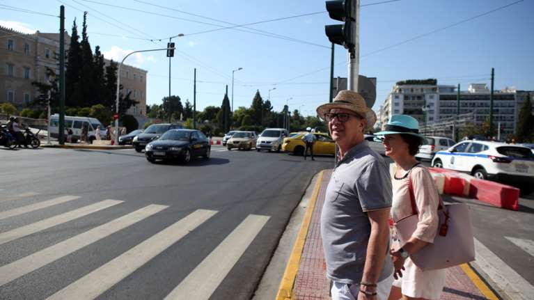 Νοέμβριος σαν καλοκαίρι: Χτύπησε 30αρια το θερμόμετρο και θα συνεχίσει έτσι και τις επόμενες ημέρες [Χάρτες]