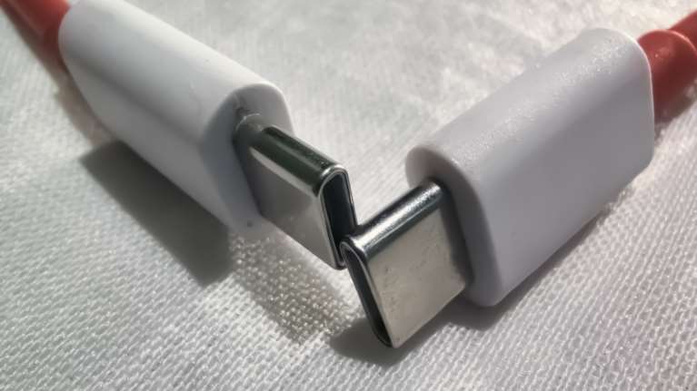 Επίσημο: Ψηφίστηκε ο ενιαίος φορτιστής για smartphones και όλες τις φορητές ηλεκτρονικές συσκευές - Πότε ξεκινά το μέτρο