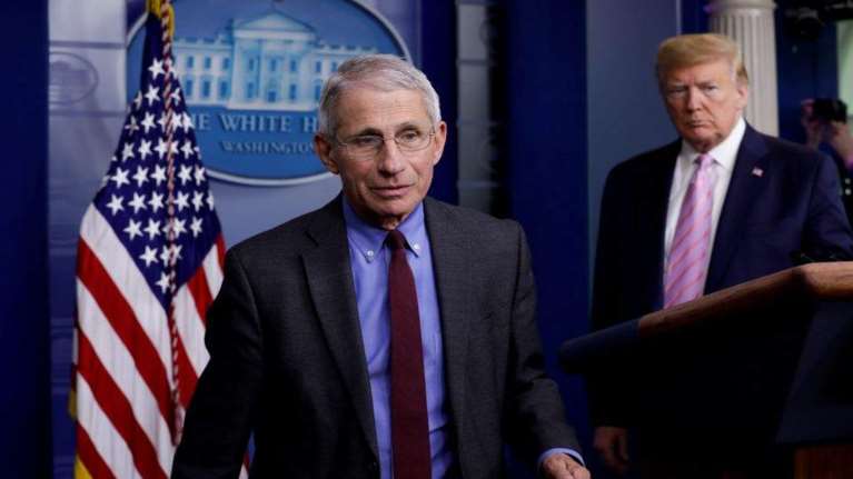 Ο Τραμπ θέλει να απολύσει τον επιδημιολόγο 6 προέδρων - Τι ανέβασε στο twitter
