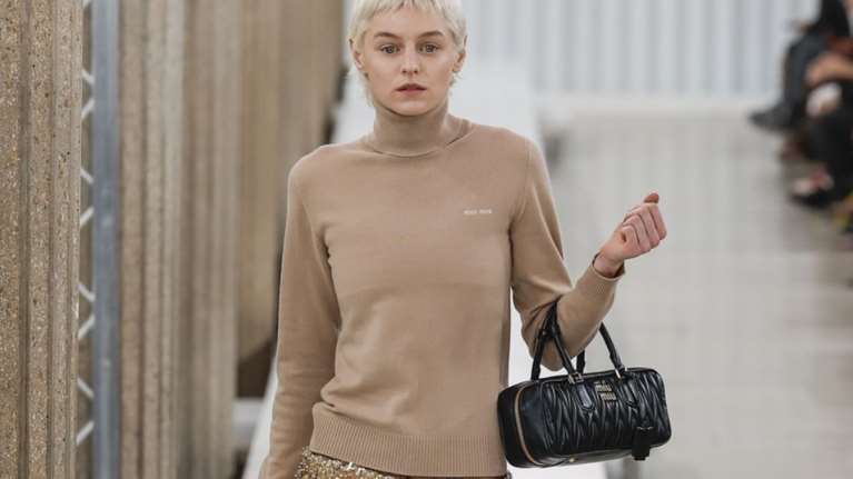 No pants trend: Μπορούμε πραγματικά να υιοθετήσουμε την αμφιλεγόμενη τάση της σεζόν στην καθημερινή μας ζωή;