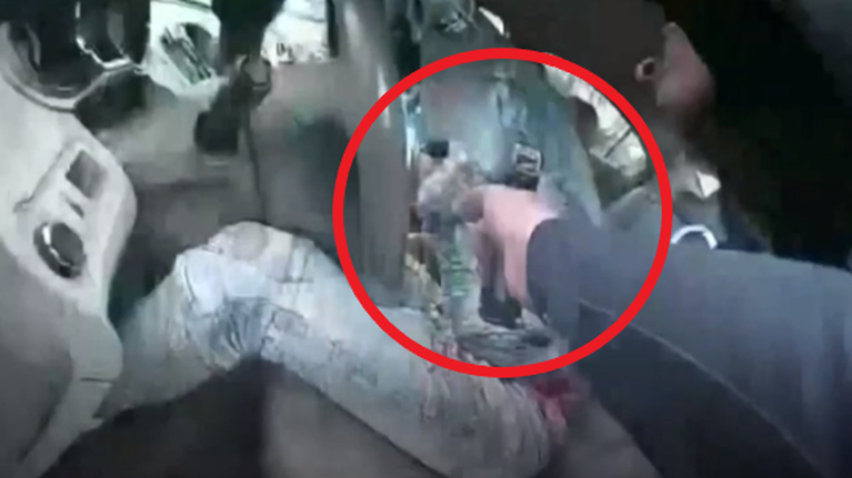 ΗΠΑ: Η Μινεάπολη &quot;φλέγεται&quot; - Η σοκαριστική στιγμή του πυροβολισμού του 20χρονου Αφροαμερικανού [Βίντεο]