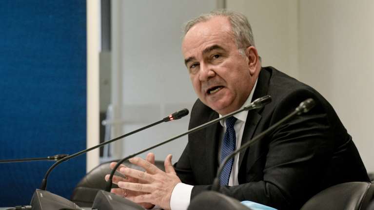 Παπαθανάσης για τράπεζες: Υπάρχει συνεχής έλεγχος και παρακολούθηση αν χρηματοδοτούν τις επιχειρήσεις