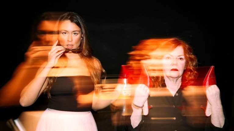 &quot;Αν ήμουν κόκκινο&quot;: Το νέο έργο του Άκη Δήμου με έμπνευση τη θρυλική Λούλα Αναγνωστάκη.