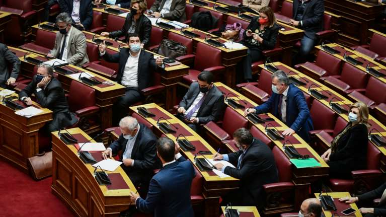Βουλή: Ναι από ΚΙΝΑΛ και ΚΚΕ στη σύσταση Εξεταστικής Επιτροπής για τις λίστες Πέτσα και τις δημοσκοπήσεις