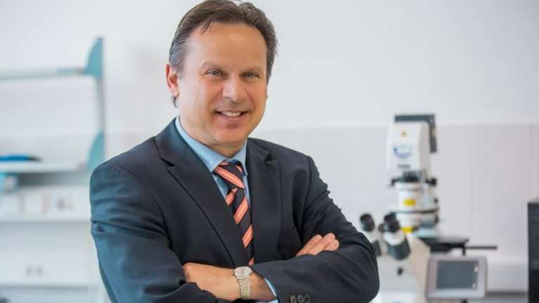 Ποιος είναι ο ειδικός Καθηγητής Τοξικολογίας στην Κρήτη που θα αναλύσει τις τρίχες των παιδιών στην Πάτρα