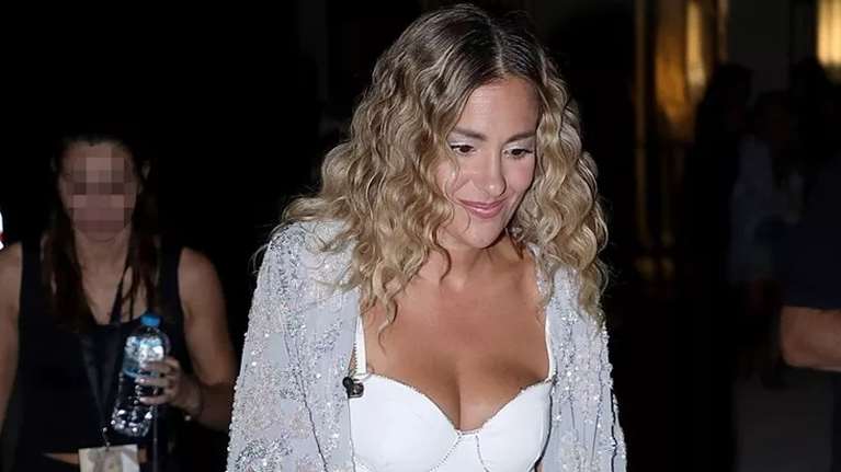 Νατάσα Μποφίλιου: Το boho chic φόρεμά της είναι μία (ωραία) επιλογή για την εποχή