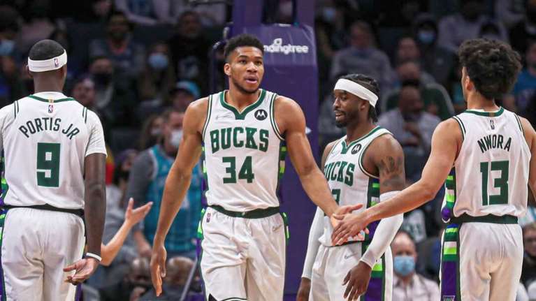 Απίθανος Γιάννης, οι Μπακς "διέλυσαν" τους Ουόριορς