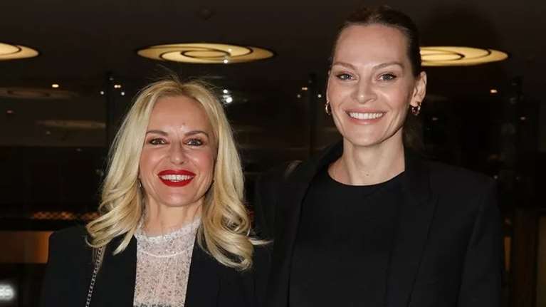 Η Μαρία Μπεκατώρου με την Ελένη Πασχαλίδη στην κουζίνα: Το βίντεο της Υβόννης Μπόσνιακ