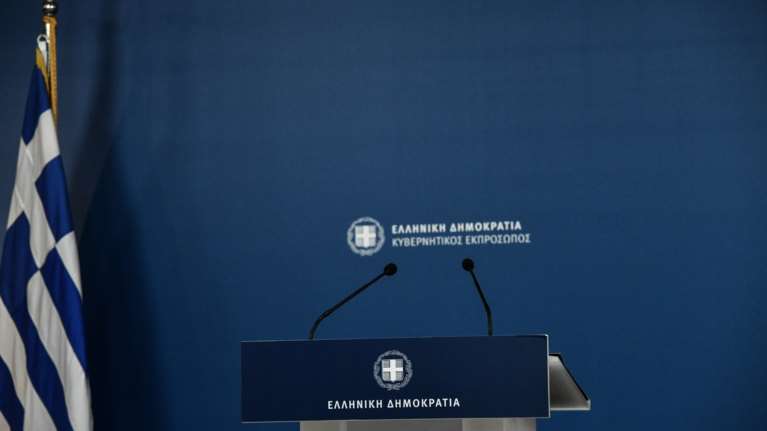 Η κυβέρνηση απαντά στον Τσίπρα: Στερείται όλων των πολιτικών χαρακτηριστικών που απαιτούνται από τις κρίσιμες περιστάσεις