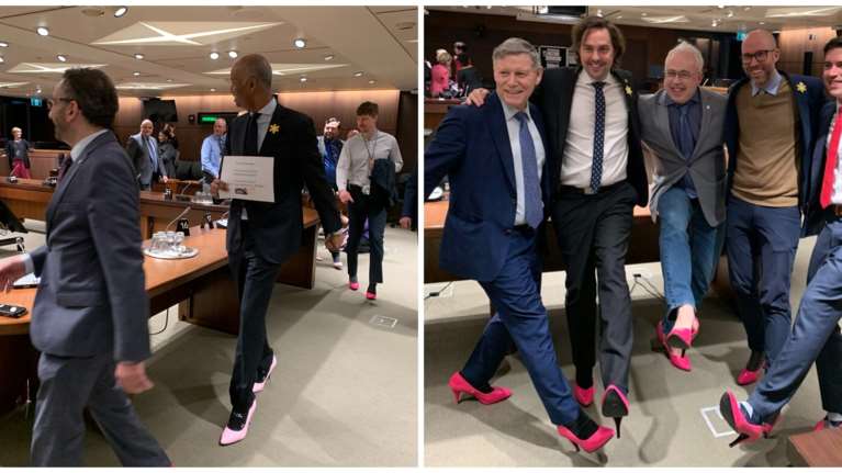 Viral: Χαμός στον Καναδά - Υπουργοί &quot;παρέλασαν&quot; με ροζ γόβες κατά της βίας των γυναικών [Βίντεο]