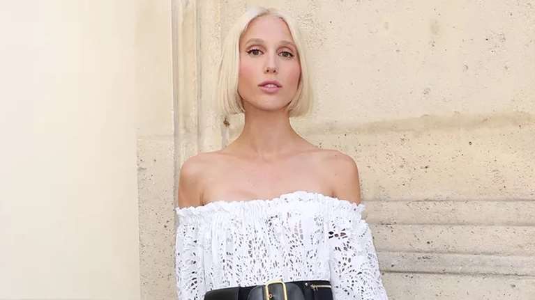 Ο αλάνθαστος τρόπος για να φορέσεις το λευκό φόρεμα το καλοκαίρι σύμφωνα με τη Μαρία Ολυμπία