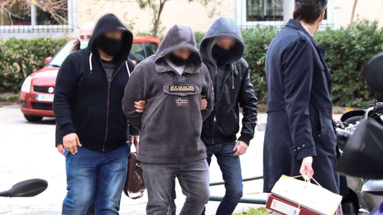 Nτελίβερι κοκαΐνης σε επώνυμους: Στη φυλακή οι έξι κατηγορούμενοι - Αρνούνται τις κατηγορίες και δηλώνουν τοξικομανείς