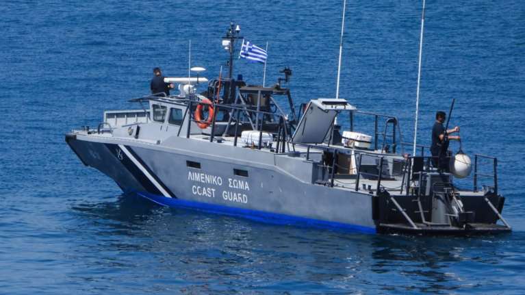 Συναγερμός για ακυβέρνητο φορτηγό πλοίο δυτικά της Χίου με 15μελές πλήρωμα