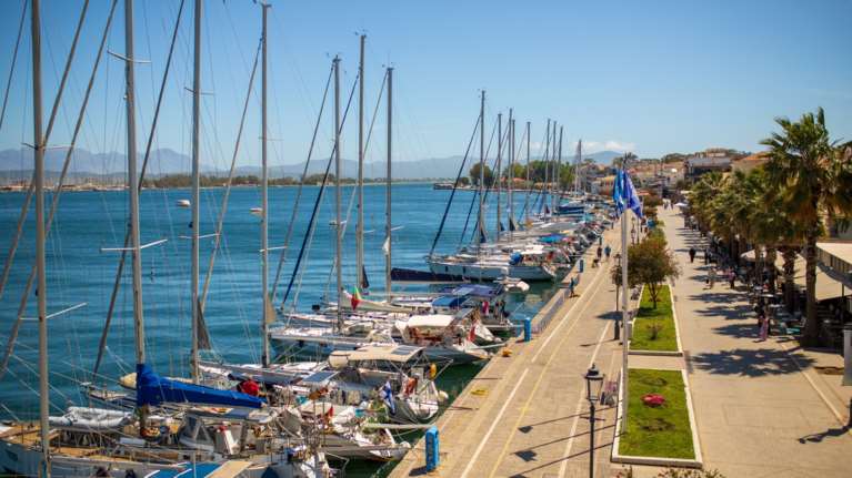 Πρέβεζα: Επιβάτης τουριστικού σκάφους μαχαίρωσε τον καπετάνιο στο χέρι, στο στήθος και στο πρόσωπο