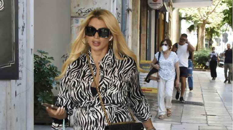 Τροχαίο για την Κωνσταντίνα Σπυροπούλου – Παρέσυρε ηλικιωμένη με το αυτοκίνητο [βίντεο]