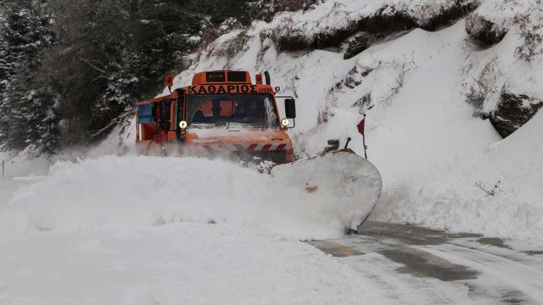 Κακοκαιρία Βarbara: Μεγάλη επιχείρηση απεγκλωβισμού 9 ατόμων στον Κίσσαβο