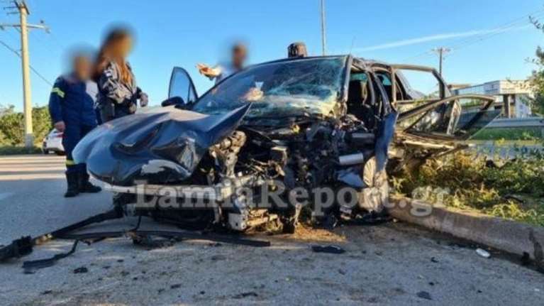 Λαμία: Σοβαρό τροχαίο με Μητροπολίτη - Το αυτοκίνητο έπεσε σε κολόνα [βίντεο]