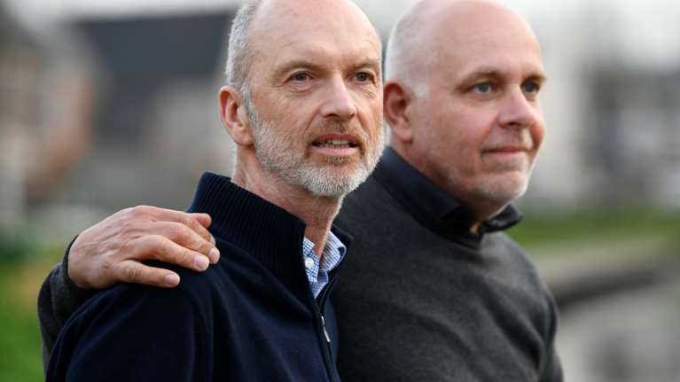 Ολλανδία: Επέτειος για το πρώτο ζευγάρι ομοφυλόφιλων που παντρεύτηκε στον κόσμο - &quot;Όμορφο να λες αυτός είναι ο άντρας μου&quot; [Εικόνες]