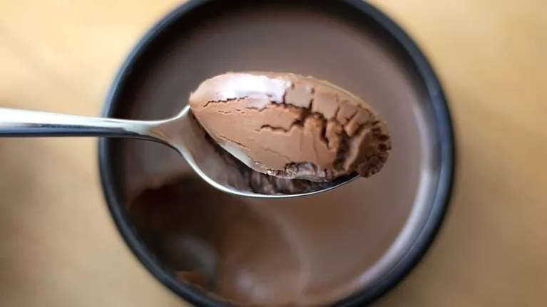 Η απόλυτη mocha mousse: Αφράτη, σοκολατένια και έτοιμη σε 10 λεπτά!