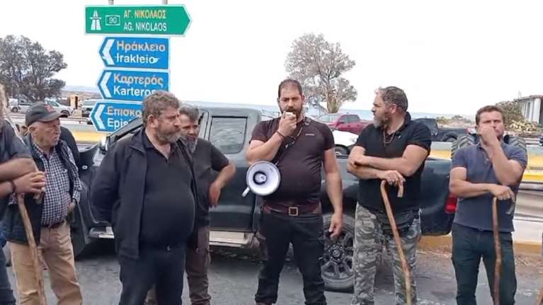 Κρήτη: Μηχανοκίνητη πορεία αγροκτηνοτρόφων στο Ηράκλειο - Θετικό βήμα η δήλωση Χατζηδάκη για συνάντηση [βίντεο]