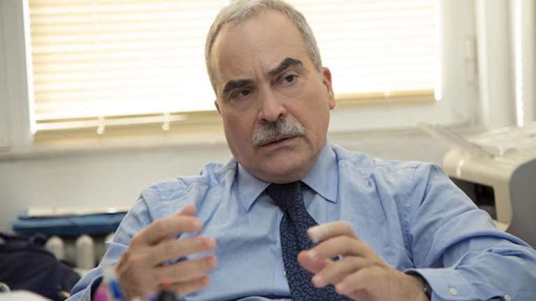 Λαζανάς: Πολιτική απόφαση για το αν θα είναι ανοιχτά τα σχολεία ή το λιανεμπόριο - &quot;Εχει κουραστεί ο κόσμος&quot;