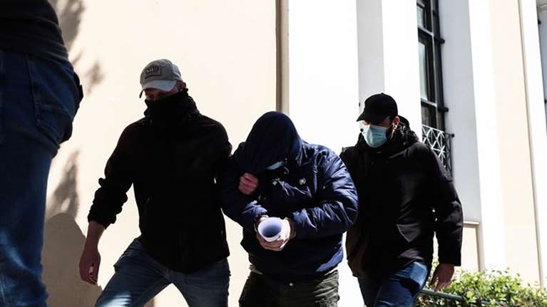 Ριφιφί σε θυρίδες: Μοριακός βιολόγος για τη μεταφορά του DNA -  H απάντηση του Γκουρούση για το ταξίδι στο εξωτερικό