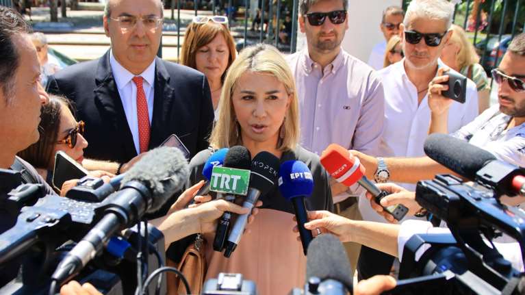 Η Ζέττα Μακρή απαντά στον Αχιλλέα Μπέο: "Πόνεσε που συνεργάτης του καταδικάστηκε για εκβίαση"