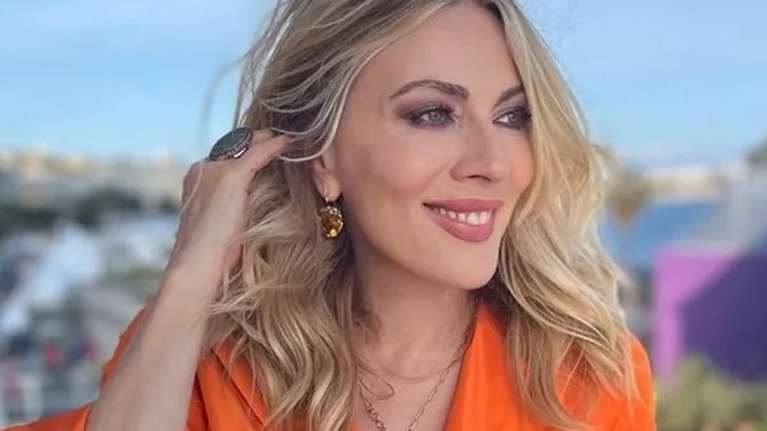 Γενέθλια για τη Σμαράγδα Καρύδη: Η εντυπωσιακή τούρτα και η βραδινή έξοδος στο πλευρό του Θοδωρή Αθερίδη