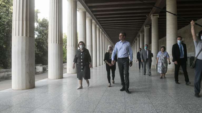 Ο Μητσοτάκης στο Μουσείο της Αρχαίας Αγοράς - Συμβολική επίσκεψη για το άνοιγμα των μουσείων [εικόνες και βίντεο]