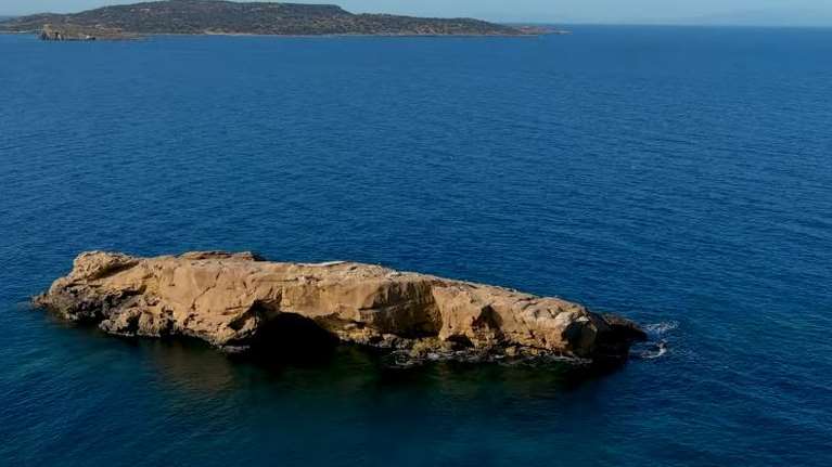 Κασίδας: Το νησάκι που έγινε κυριολεκτικά της Πόπης Up'ο ψηλά [Βίντεο]