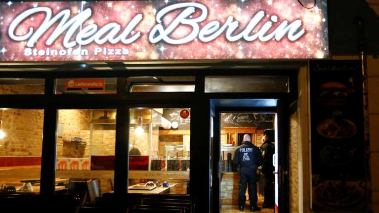 Κορονοϊός: Η Μέρκελ θα προτείνει κλείσιμο όλων των εστιατορίων και μπαρ, γράφει η Bild