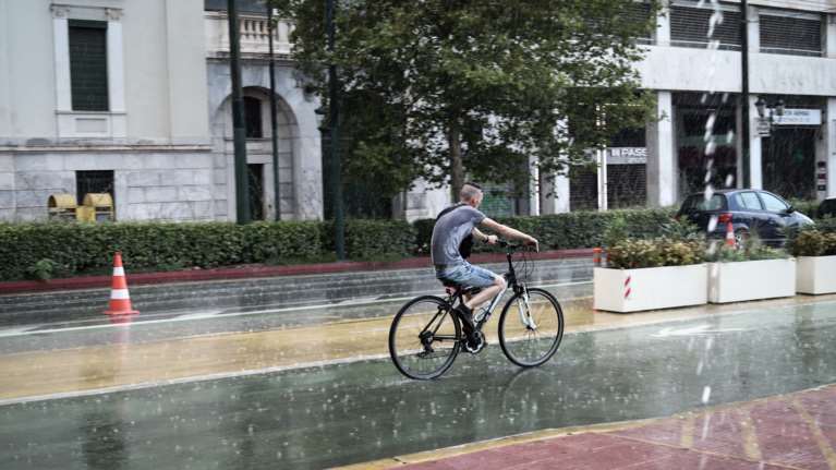 Καιρός: Έρχονται βροχές, έρχονται μπόρες - Νέο κύμα κακοκαιρίας την Πέμπτη