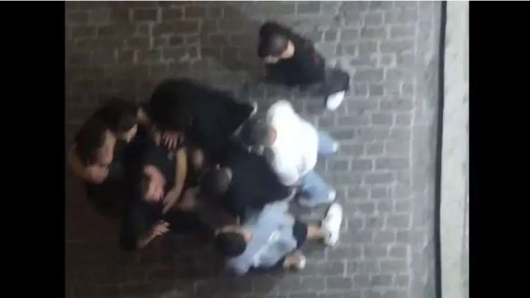 Άγρια συμπλοκή νεαρών στο Ρέθυμνο: &quot;Χτύπησαν παιδί με το κεφάλι, το πέταξαν πάνω σε  βιτρίνα, είχε μείνει αναίσθητο&quot;