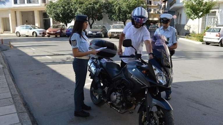 Δυτική Ελλάδα: Στην πρώτη 5άδα των παραβάσεων πανελλαδικά για τη μη χρήση κράνους, έχουν βεβαιωθεί 2.574 μέσα σε 11 εβδομάδες