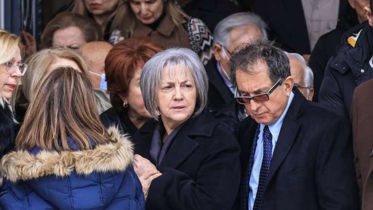 Μητέρα Βασίλη Καλογήρου: &quot;Τέτοιες μέρες του &#39;85 σε κράτησα στην αγκαλιά μου, τώρα είσαι στην αγκαλιά της Παναγίας&quot;