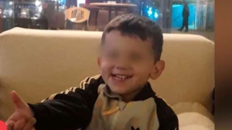 Κακοποίηση 3χρονου Άγγελου: &quot;Να βαρέσει το παιδί του που δεν το είχε; Δεν το έβλεπε&quot;- Τι λέει η μητέρα του βιολογικού πατέρα